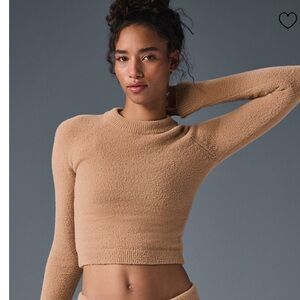 NWT Alo Yoga Toasted Almond sweater size xs!